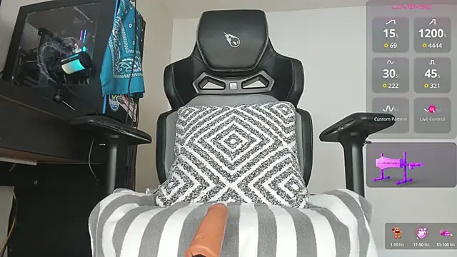 Snapshot of Redjina_Angel chatting on 09/22/25, 01:24 Redjina Angel online show from 09/22/25, 01:24