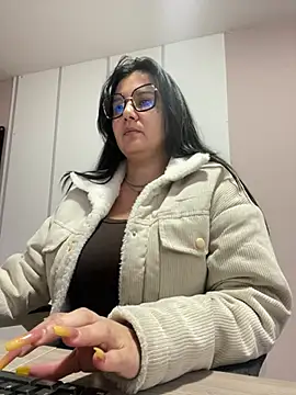 SWEETLILY18 online show from 01/04/25, 11:33