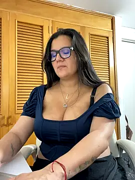 SWEETLILY18 online show from 10/22/25, 10:42