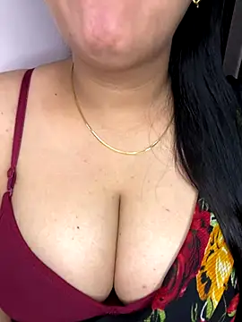 Snapshot of Zoya_Varma004 chatting on 12/14/25, 05:57 Zoya Varma004 online show from 12/14/25, 05:57