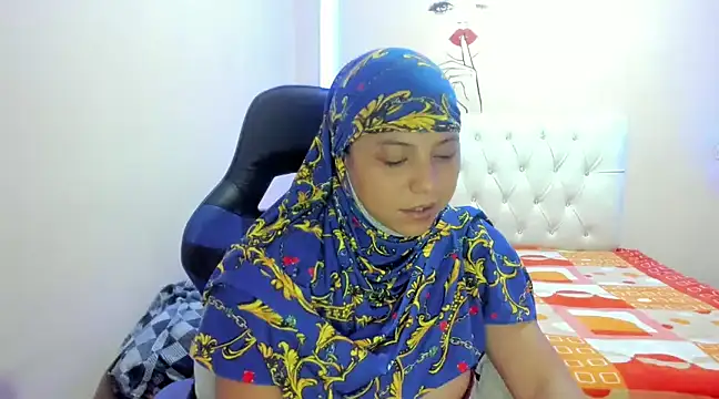 Leylafourniert online show from 01/13/25, 11:06