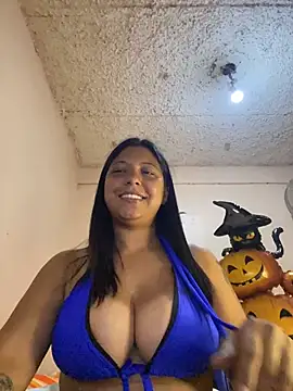 Leylafourniert online show from 10/23/25, 08:07