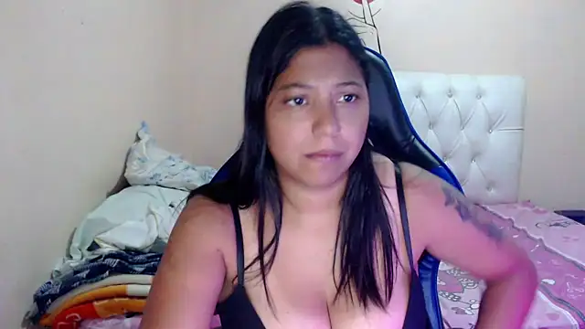 Leylafourniert online show from 10/30/25, 07:25