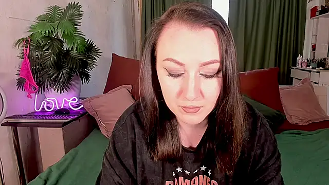 Mira Xo  online show from 11/03/25, 11:00