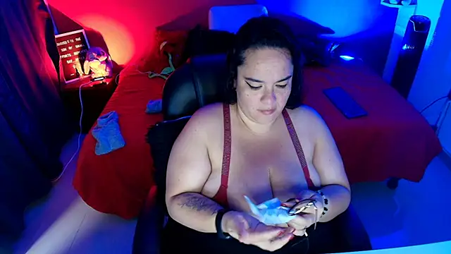 lulubigtitts1 online show from 01/11/26, 04:23