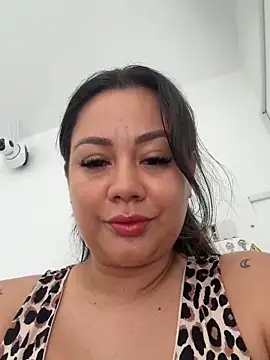 Snapshot of ValeryGrey chatting on 06/19/26, 01:59 ValeryGrey online show from 06/19/26, 01:59