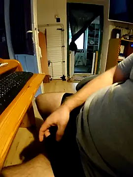 Snapshot of anonymus9006 chatting on 11/24/25, 11:32 anonymus9006 online show from 11/24/25, 11:32