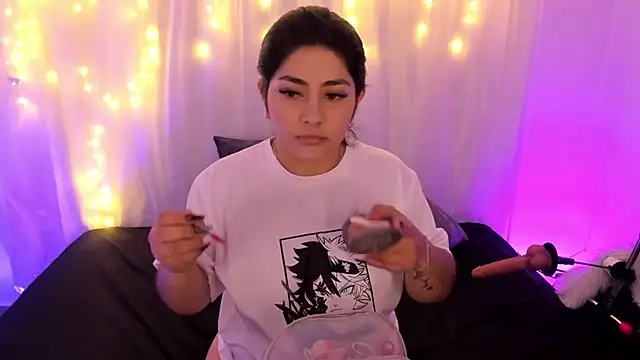 lucy26  online show from 09/22/25, 02:13