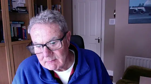 Snapshot of Oldpistolpete chatting on 01/13/25, 02:32 Oldpistolpete online show from 01/13/25, 02:32