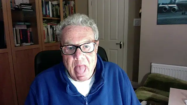 Snapshot of Oldpistolpete chatting on 02/07/25, 05:51 Oldpistolpete online show from 02/07/25, 05:51