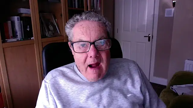 Snapshot of Oldpistolpete chatting on 03/04/25, 09:51 Oldpistolpete online show from 03/04/25, 09:51