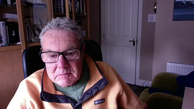 Snapshot of Oldpistolpete chatting on 03/14/25, 12:40 Oldpistolpete online show from 03/14/25, 12:40