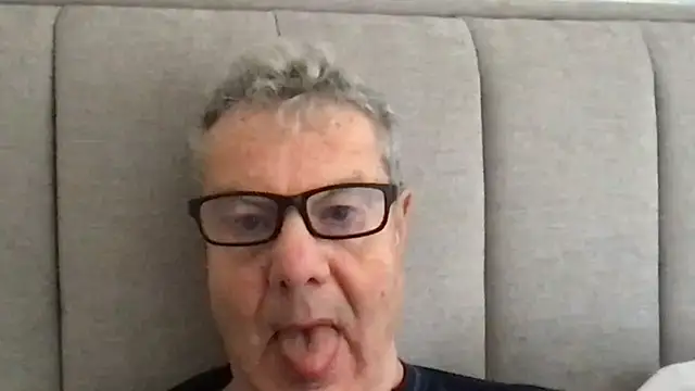 Snapshot of Oldpistolpete chatting on 11/07/25, 09:42 Oldpistolpete online show from 11/07/25, 09:42