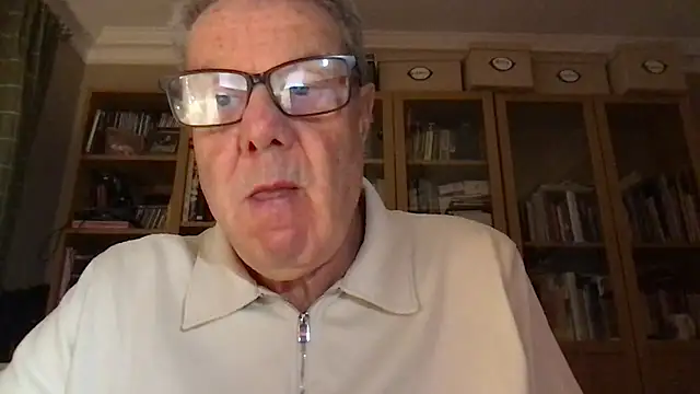 Snapshot of Oldpistolpete chatting on 11/09/25, 06:06 Oldpistolpete online show from 11/09/25, 06:06