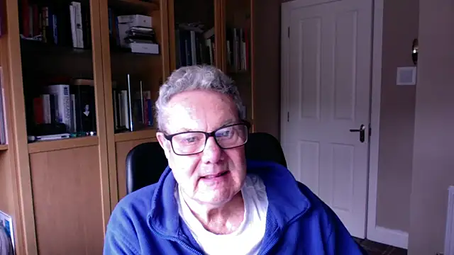 Snapshot of Oldpistolpete chatting on 11/16/25, 10:21 Oldpistolpete online show from 11/16/25, 10:21