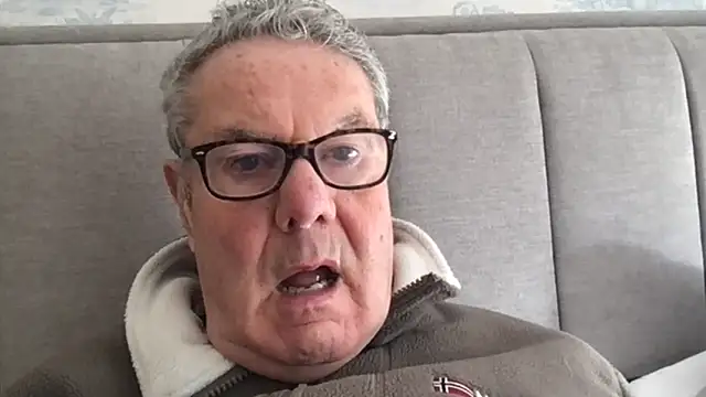 Snapshot of Oldpistolpete chatting on 11/19/25, 09:53 Oldpistolpete online show from 11/19/25, 09:53