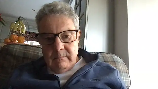 Snapshot of Oldpistolpete chatting on 11/23/25, 03:23 Oldpistolpete online show from 11/23/25, 03:23