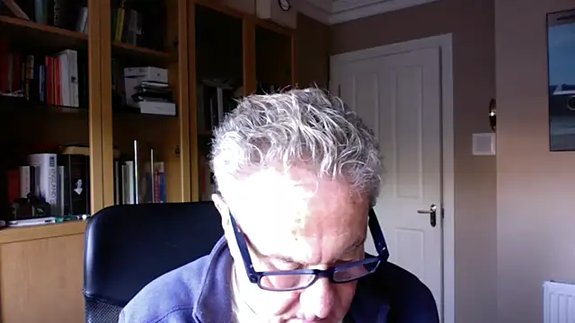 Snapshot of Oldpistolpete chatting on 12/02/25, 10:09 Oldpistolpete online show from 12/02/25, 10:09