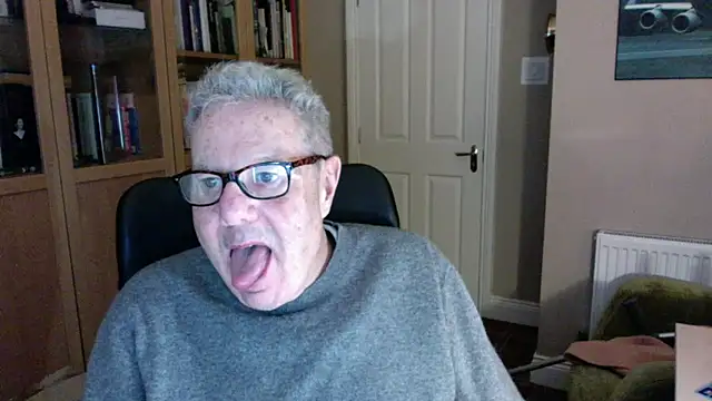 Snapshot of Oldpistolpete chatting on 12/04/25, 07:00 Oldpistolpete online show from 12/04/25, 07:00