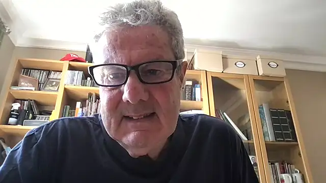 Snapshot of Oldpistolpete chatting on 04/19/26, 03:33 Oldpistolpete online show from 04/19/26, 03:33