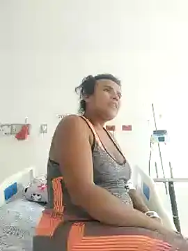 Snapshot of luciana_osorno chatting on 12/13/24, 04:38 luciana osorno online show from 12/13/24, 04:38