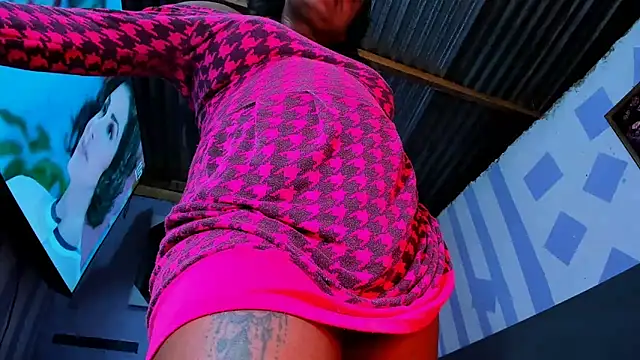 Snapshot of luciana_osorno chatting on 02/12/25, 02:03 luciana osorno online show from 02/12/25, 02:03