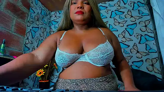 Snapshot of luciana_osorno chatting on 11/07/25, 09:09 luciana osorno online show from 11/07/25, 09:09