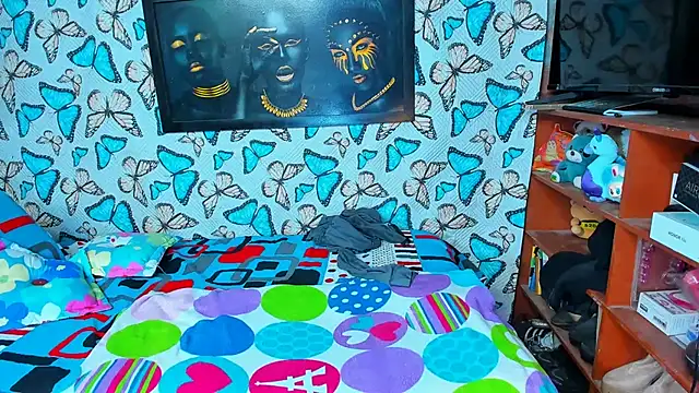 Snapshot of luciana_osorno chatting on 02/24/26, 02:09 luciana osorno online show from 02/24/26, 02:09