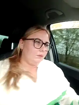 Snapshot of Robyn_Lea chatting on 11/08/25, 12:38 Robyn Lea online show from 11/08/25, 12:38