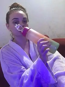 Emmacut online show from 03/21/25, 03:01