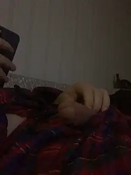 Snapshot of GHsveter chatting on 12/28/24, 11:52 GHsveter online show from 12/28/24, 11:52