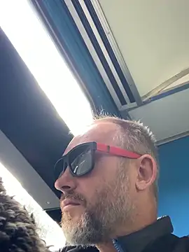 Snapshot of GHsveter chatting on 09/19/25, 11:55 GHsveter online show from 09/19/25, 11:55