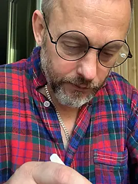 Snapshot of GHsveter chatting on 09/23/25, 10:18 GHsveter online show from 09/23/25, 10:18