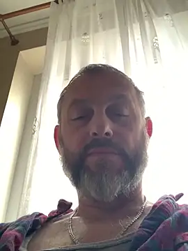 Snapshot of GHsveter chatting on 11/21/25, 09:19 GHsveter online show from 11/21/25, 09:19