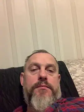 Snapshot of GHsveter chatting on 12/20/25, 11:06 GHsveter online show from 12/20/25, 11:06