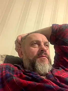 Snapshot of GHsveter chatting on 12/21/25, 08:38 GHsveter online show from 12/21/25, 08:38