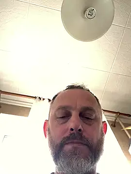 Snapshot of GHsveter chatting on 04/13/26, 11:27 GHsveter online show from 04/13/26, 11:27