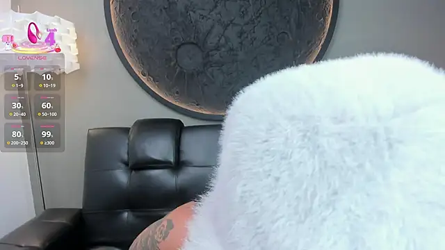 miss vaiolette online show from 03/18/25, 11:08