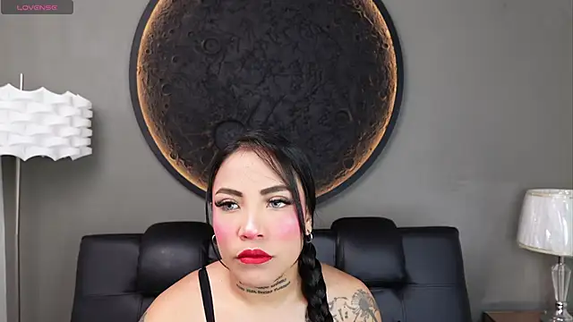Snapshot of miss_vaiolette chatting on 04/22/26, 11:01 miss vaiolette online show from 04/22/26, 11:01