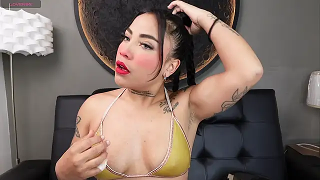 Snapshot of miss_vaiolette chatting on 05/02/26, 11:04 miss vaiolette online show from 05/02/26, 11:04