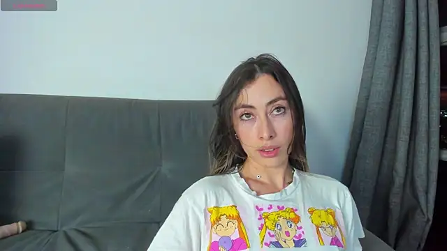 Snapshot of Amatiista chatting on 01/02/25, 11:38 Amatiista online show from 01/02/25, 11:38