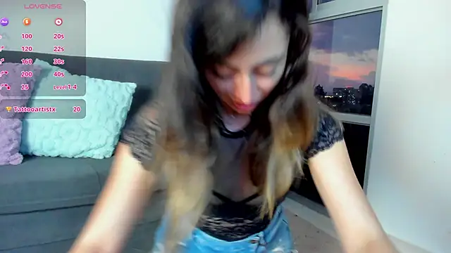 Snapshot of Amatiista chatting on 01/18/25, 11:33 Amatiista online show from 01/18/25, 11:33