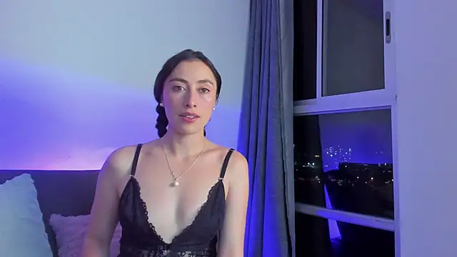 Snapshot of Amatiista chatting on 10/05/25, 01:37 Amatiista online show from 10/05/25, 01:37