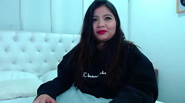 Snapshot of annylouis chatting on 12/27/24, 08:13 annylouis online show from 12/27/24, 08:13