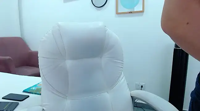 Snapshot of annylouis chatting on 01/05/25, 01:56 annylouis online show from 01/05/25, 01:56