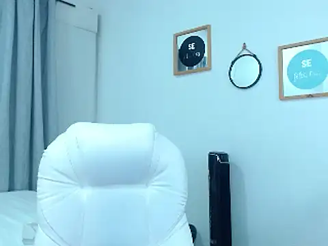 Snapshot of annylouis chatting on 01/26/25, 02:24 annylouis online show from 01/26/25, 02:24