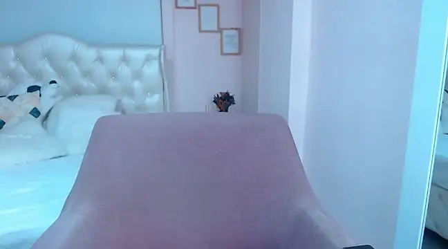 Snapshot of annylouis chatting on 01/31/25, 02:26 annylouis online show from 01/31/25, 02:26