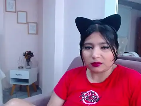 Snapshot of annylouis chatting on 02/11/25, 01:41 annylouis online show from 02/11/25, 01:41