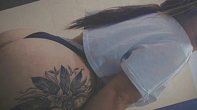 Snapshot of annylouis chatting on 02/14/25, 06:02 annylouis online show from 02/14/25, 06:02