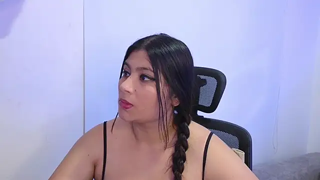 Snapshot of annylouis chatting on 09/30/25, 07:19 annylouis online show from 09/30/25, 07:19